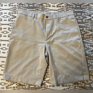 Walter Hagen Golf Shorts - size 34